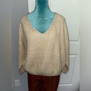 ✨🧥 Tan sweater shirt with back detail